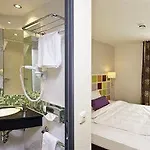 Arooma Hotel