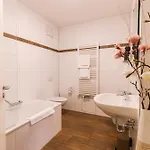 Arooma Hotel