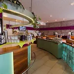 Arooma Hotell 3*