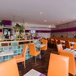 Arooma Hotell 3*