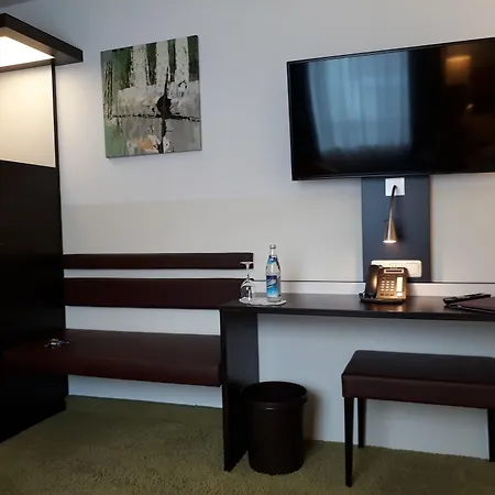 Arooma Hotel 3*