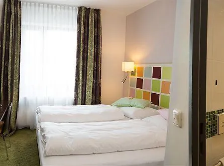 Arooma Hotel
